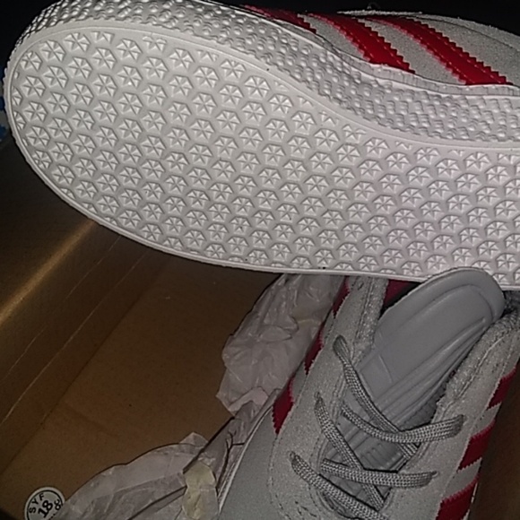 Adidas child - Picture 3 of 4